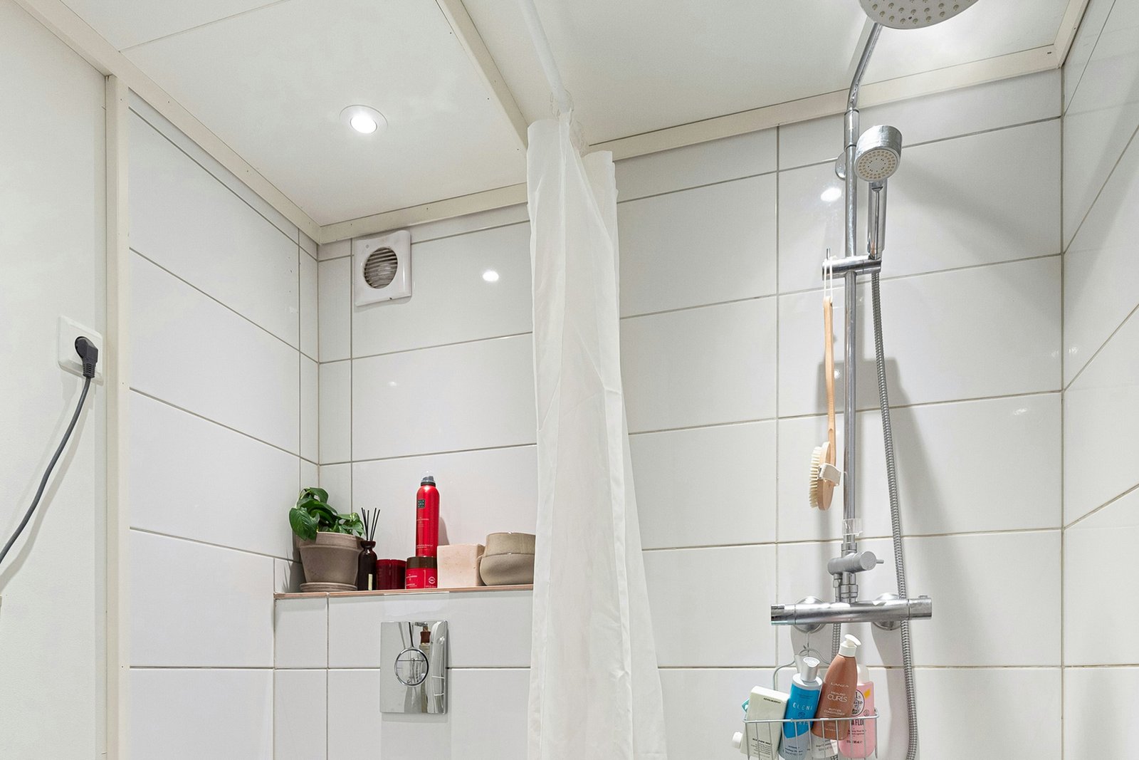 Reinigung im Badezimmer